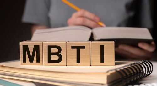16 nhóm tính cách là gì? Đặc điểm chi tiết, lợi ích của MBTI. Bài test MBTI.